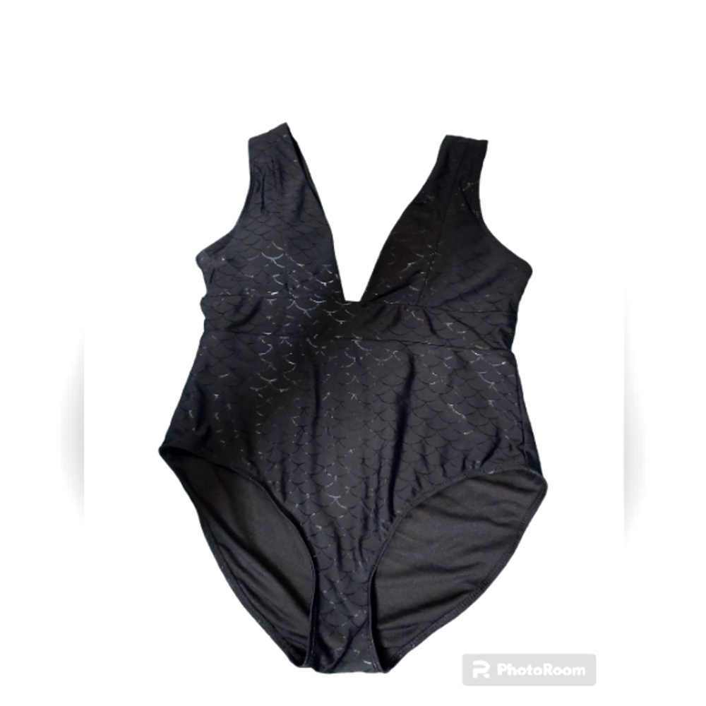 Heat XL One piece swim suit plunge 80%nylon 20%spandex